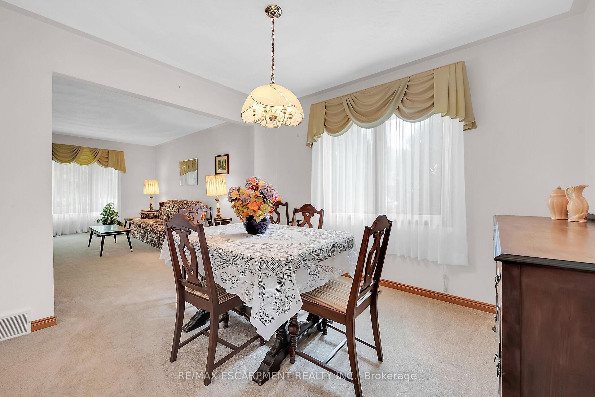Photo 8 of 47 Falls Crescent, Norfolk, Simcoe — HOMEH