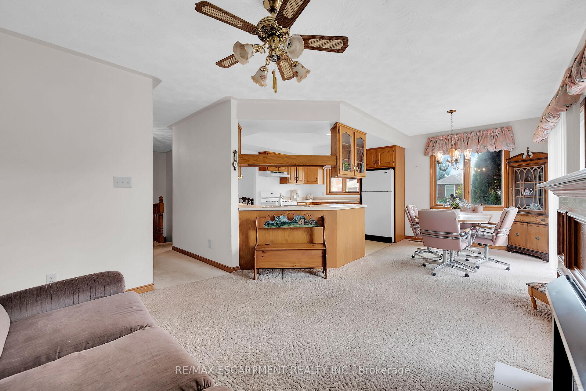 Photo 17 of 47 Falls Crescent, Norfolk, Simcoe — HOMEH