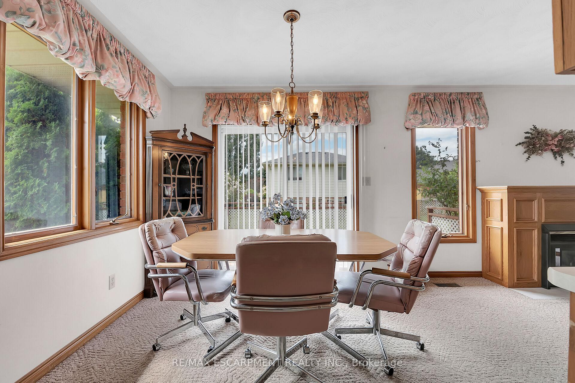 Photo 19 of 47 Falls Crescent, Norfolk, Simcoe — HOMEH