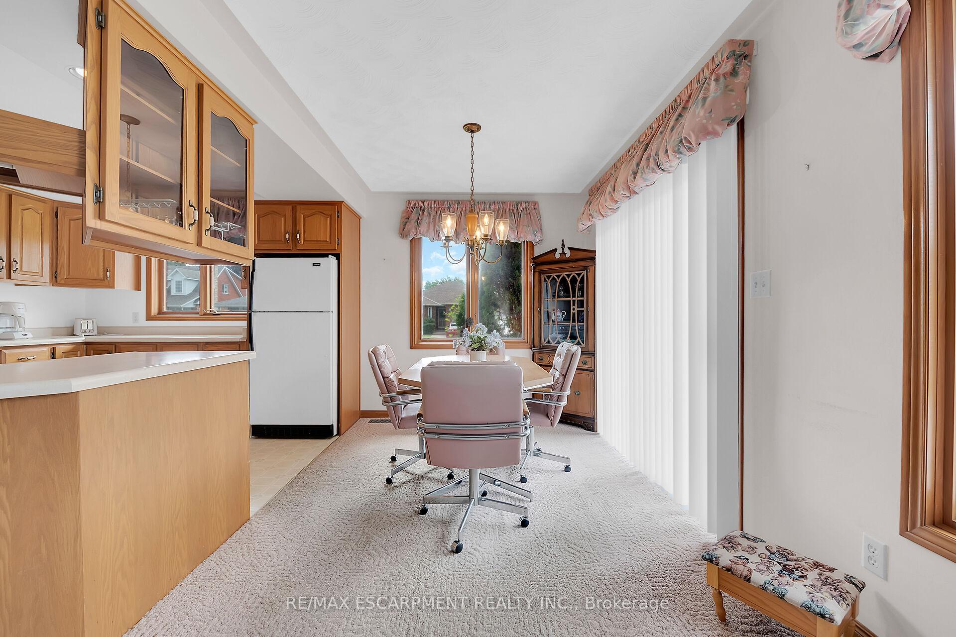 Photo 20 of 47 Falls Crescent, Norfolk, Simcoe — HOMEH
