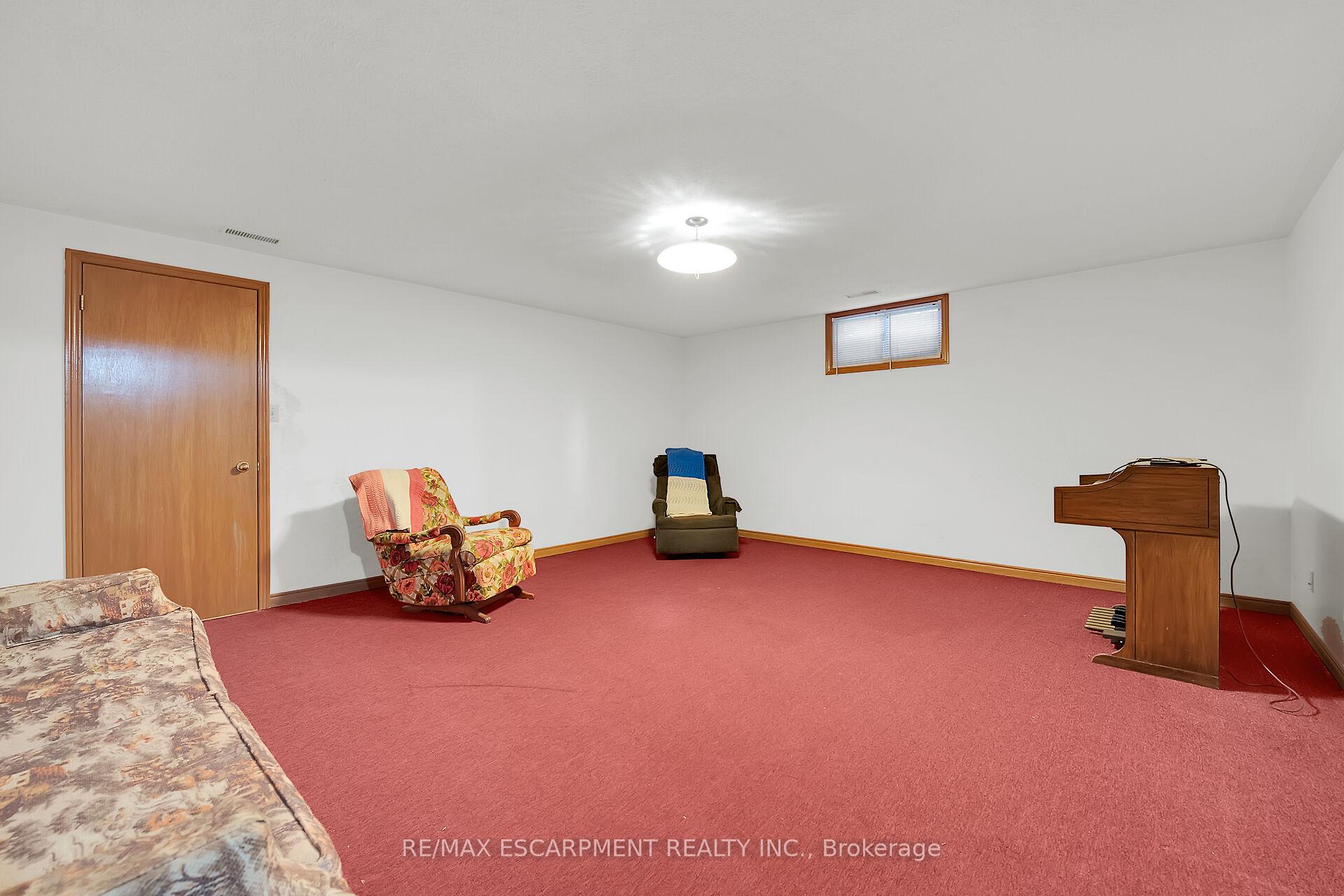 Photo 30 of 47 Falls Crescent, Norfolk, Simcoe — HOMEH