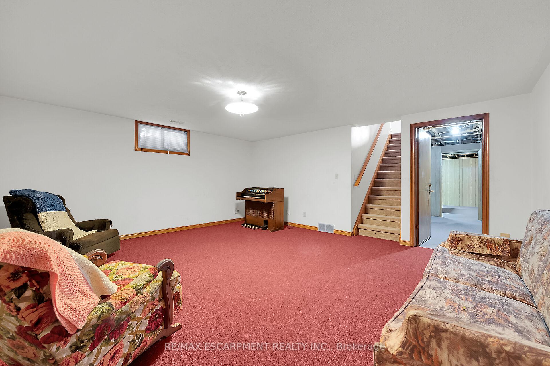 Photo 31 of 47 Falls Crescent, Norfolk, Simcoe — HOMEH