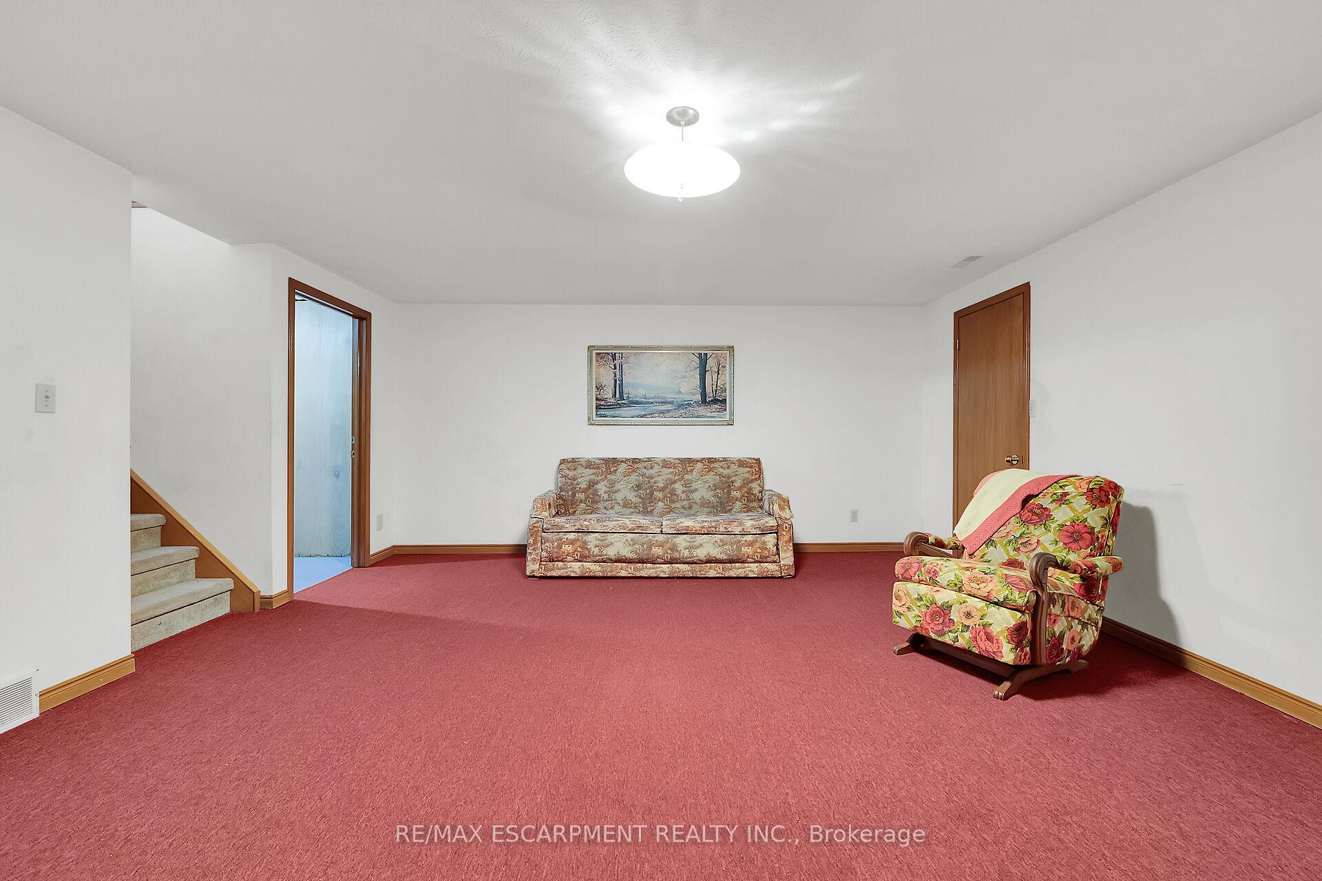 Photo 32 of 47 Falls Crescent, Norfolk, Simcoe — HOMEH