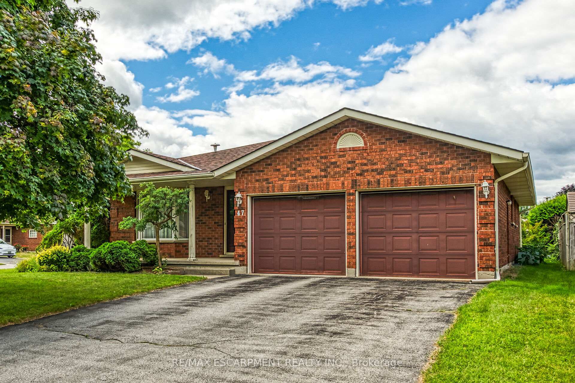 Photo 43 of 47 Falls Crescent, Norfolk, Simcoe — HOMEH
