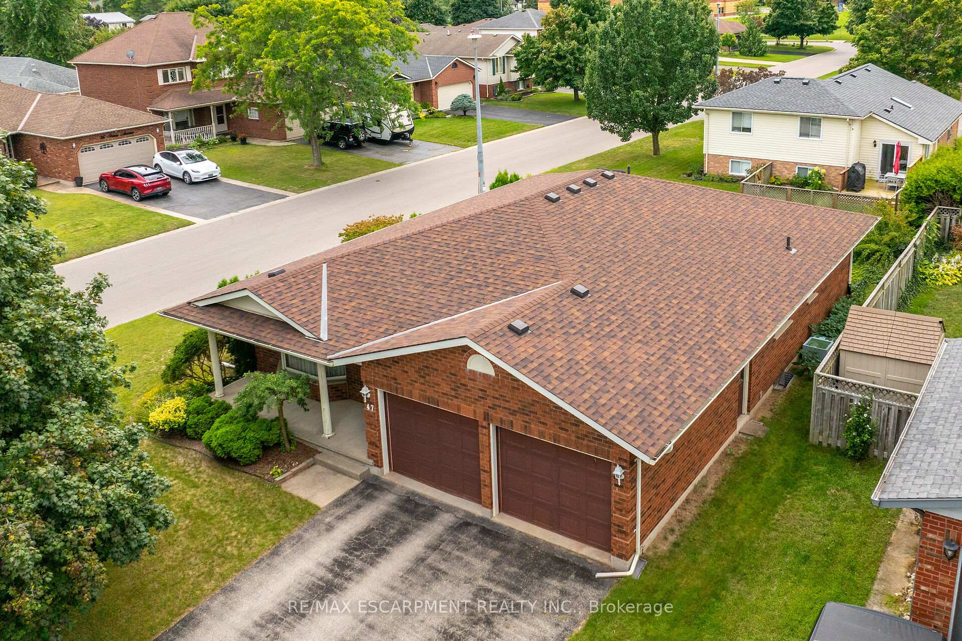 Photo 45 of 47 Falls Crescent, Norfolk, Simcoe — HOMEH