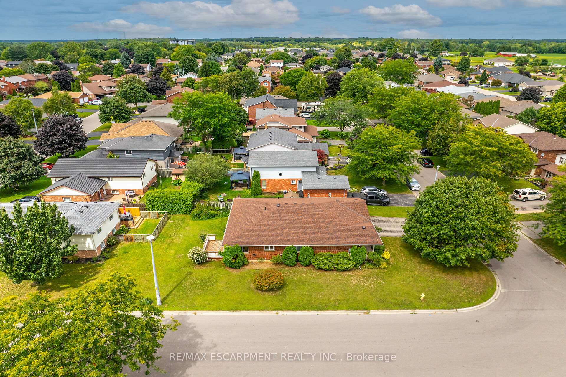 Photo 47 of 47 Falls Crescent, Norfolk, Simcoe — HOMEH