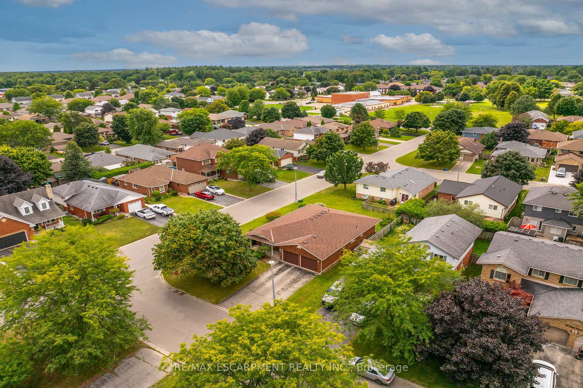 Photo 48 of 47 Falls Crescent, Norfolk, Simcoe — HOMEH