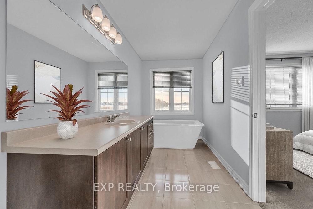 Photo 15 of 260 Sweetvalley Drive, Ottawa, Avalon West — HOMEH