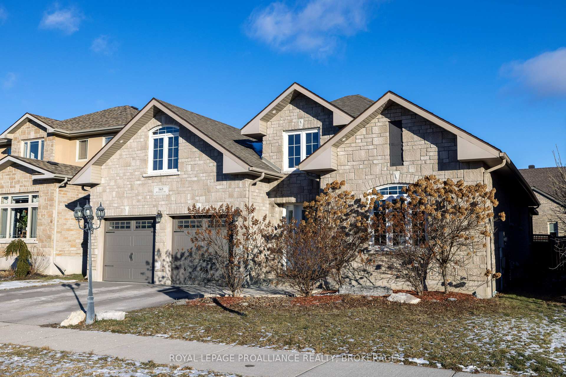 Front of 868 Roshan Drive