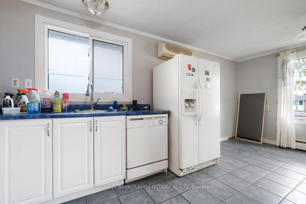 Photo 7 of 323 Amiens Street, Ottawa, Bilberry Creek/Queenswood Heights — HOMEH