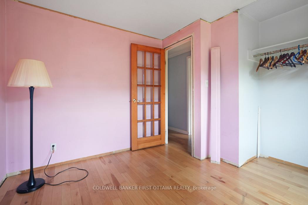Photo 12 of 323 Amiens Street, Ottawa, Bilberry Creek/Queenswood Heights — HOMEH