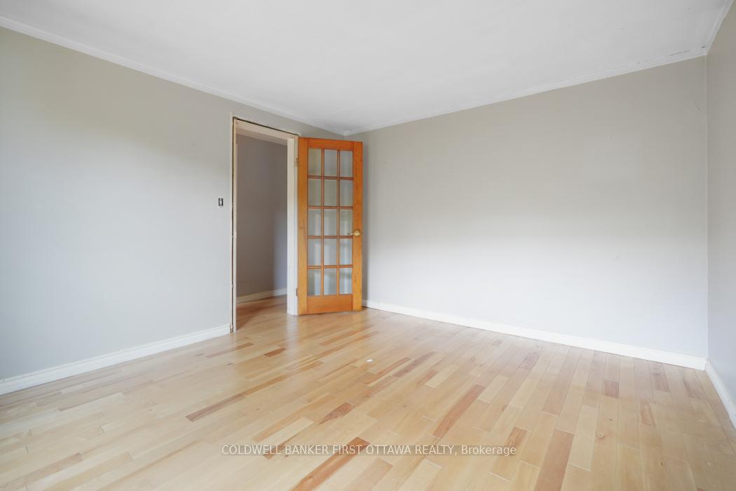 Photo 14 of 323 Amiens Street, Ottawa, Bilberry Creek/Queenswood Heights — HOMEH