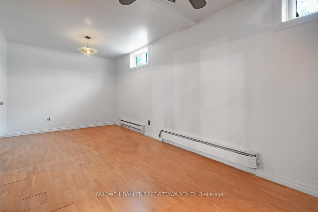 Photo 19 of 323 Amiens Street, Ottawa, Bilberry Creek/Queenswood Heights — HOMEH