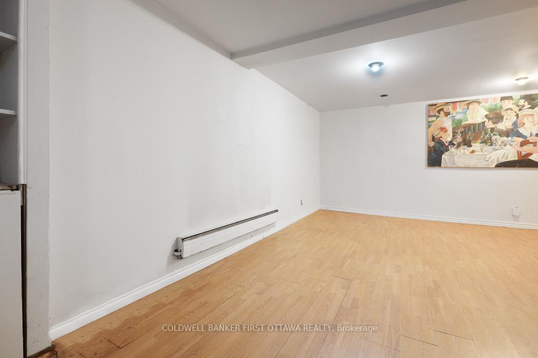 Photo 23 of 323 Amiens Street, Ottawa, Bilberry Creek/Queenswood Heights — HOMEH