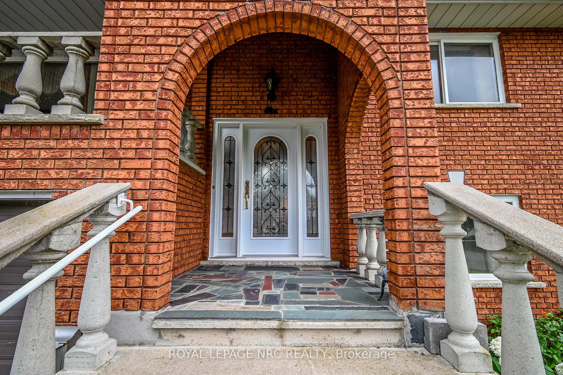 Photo 3 of 32 Gaspare Drive, Port Colborne, Sugarloaf — HOMEH