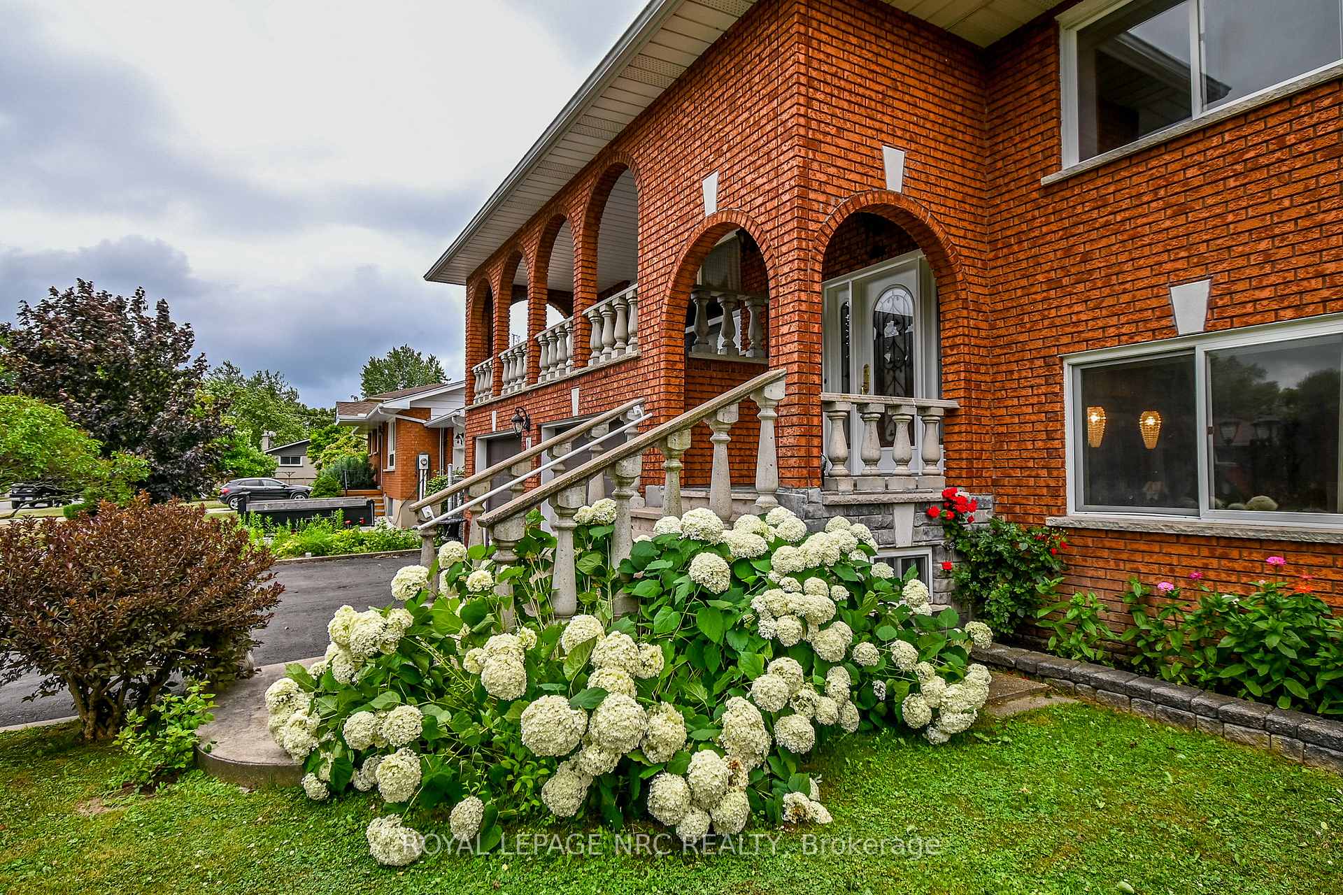 Photo 5 of 32 Gaspare Drive, Port Colborne, Sugarloaf — HOMEH