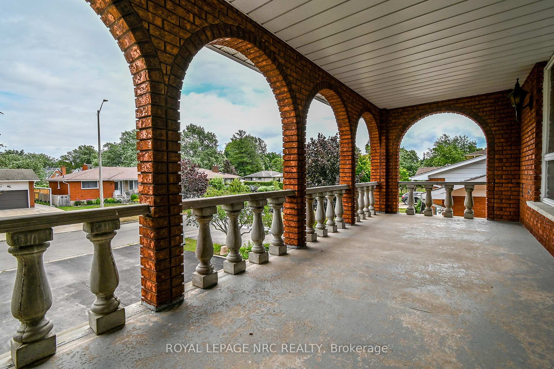 Photo 9 of 32 Gaspare Drive, Port Colborne, Sugarloaf — HOMEH