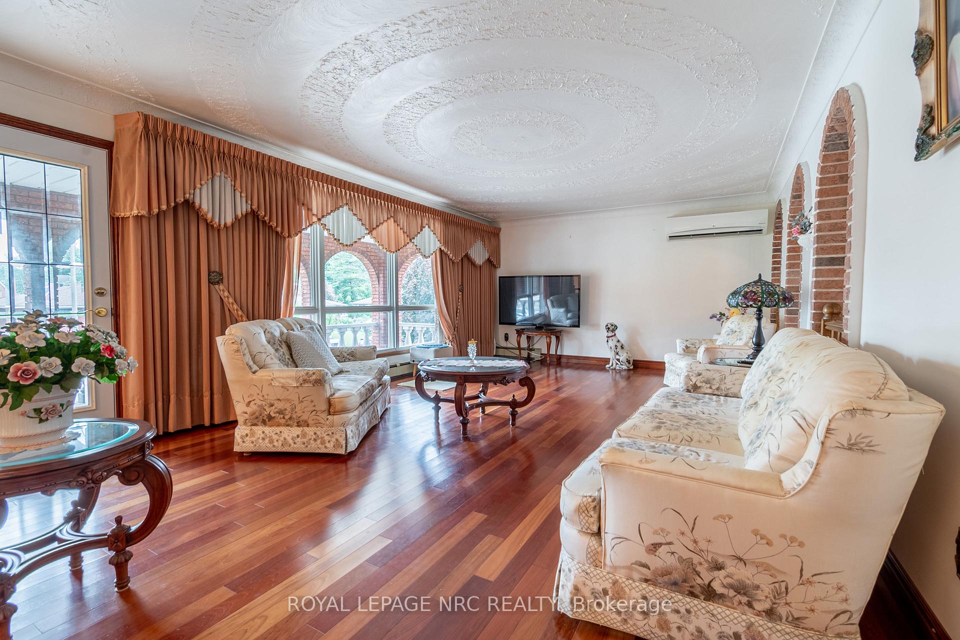 Photo 13 of 32 Gaspare Drive, Port Colborne, Sugarloaf — HOMEH