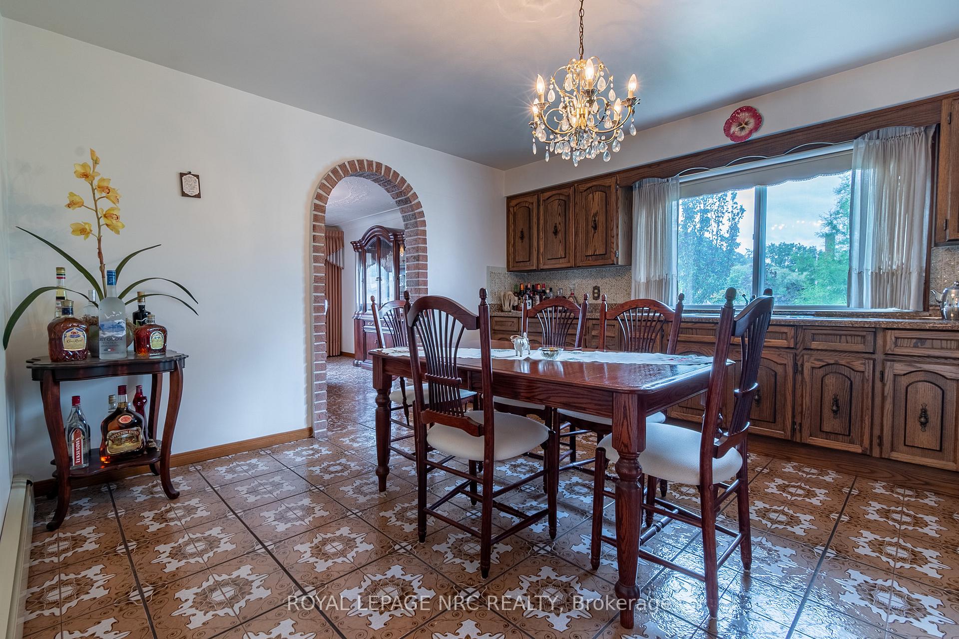 Photo 18 of 32 Gaspare Drive, Port Colborne, Sugarloaf — HOMEH