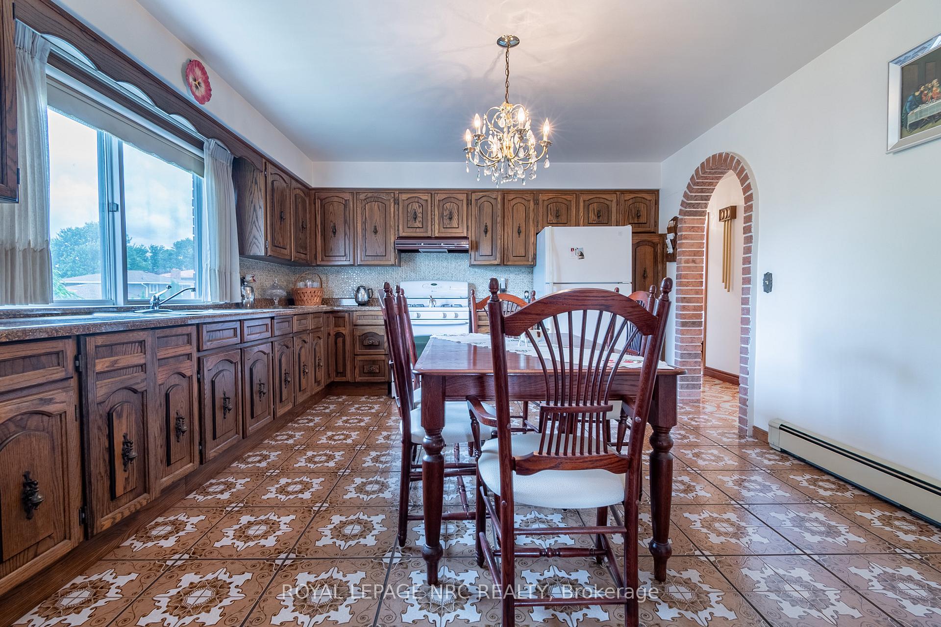 Photo 20 of 32 Gaspare Drive, Port Colborne, Sugarloaf — HOMEH