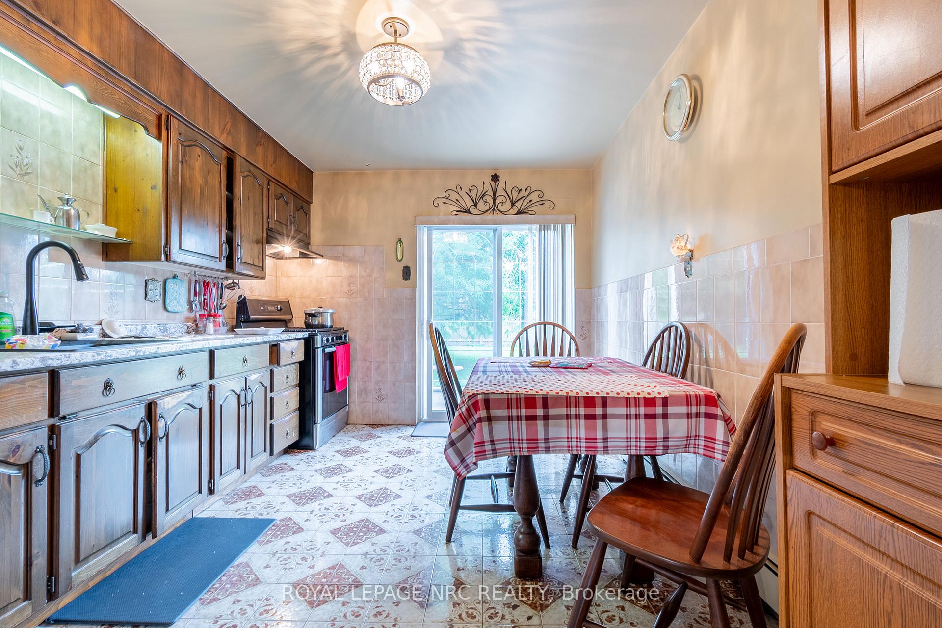 Photo 27 of 32 Gaspare Drive, Port Colborne, Sugarloaf — HOMEH