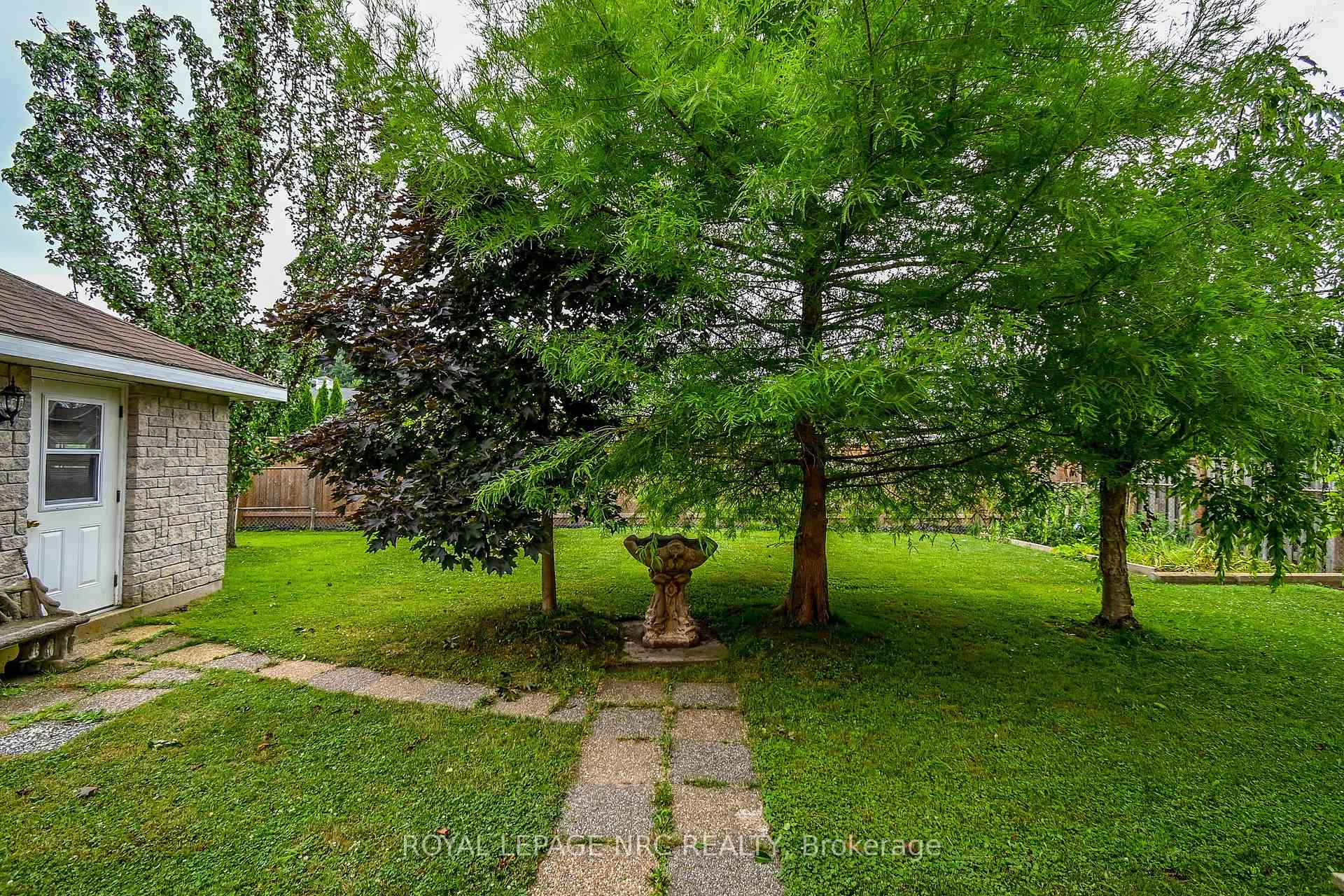 Photo 35 of 32 Gaspare Drive, Port Colborne, Sugarloaf — HOMEH