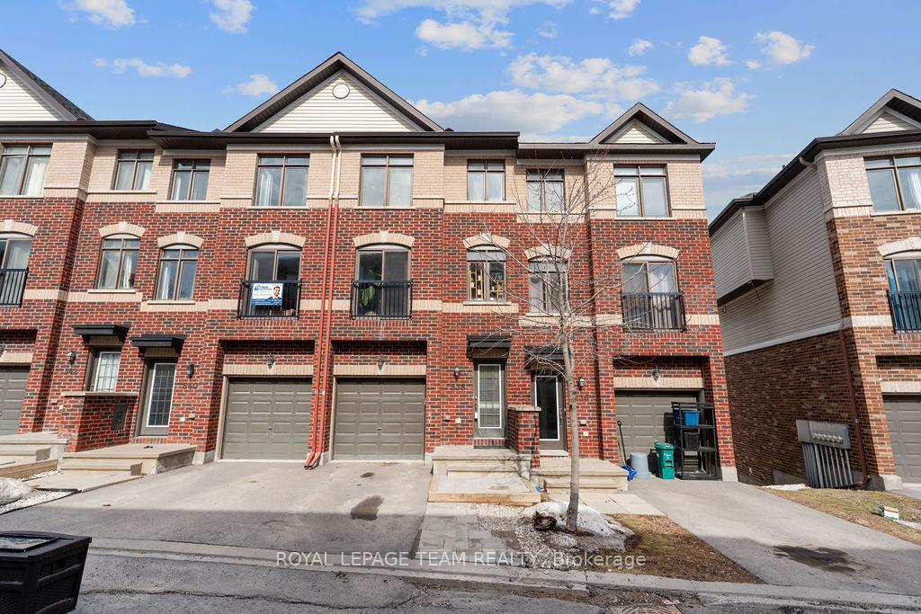 Front of 538 Recolte Private