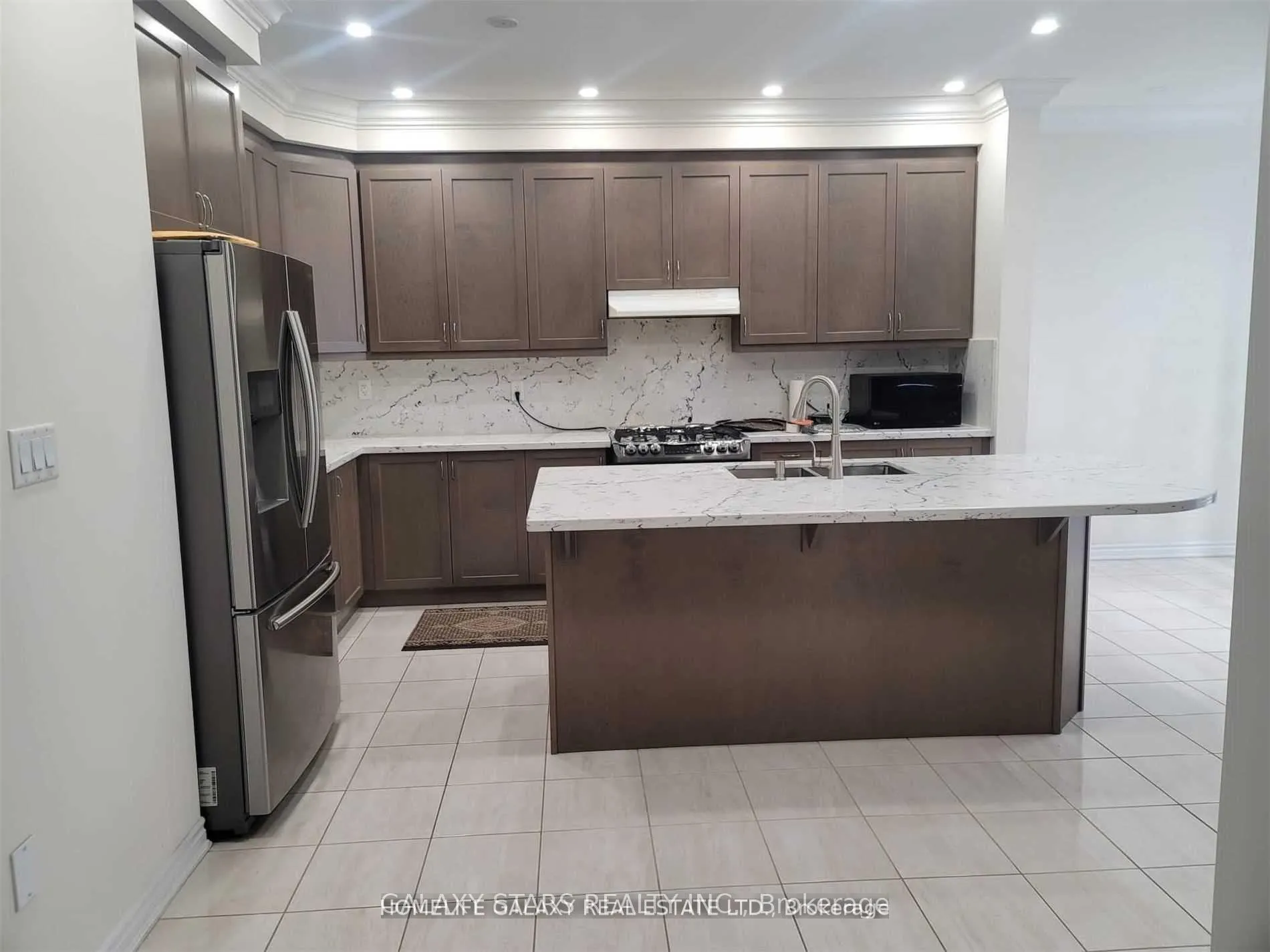 Photo 2 of Unit (Main & 2nd Floor), 1076 Foxtail Crescent, Pickering, Rural Pickering — HOMEH