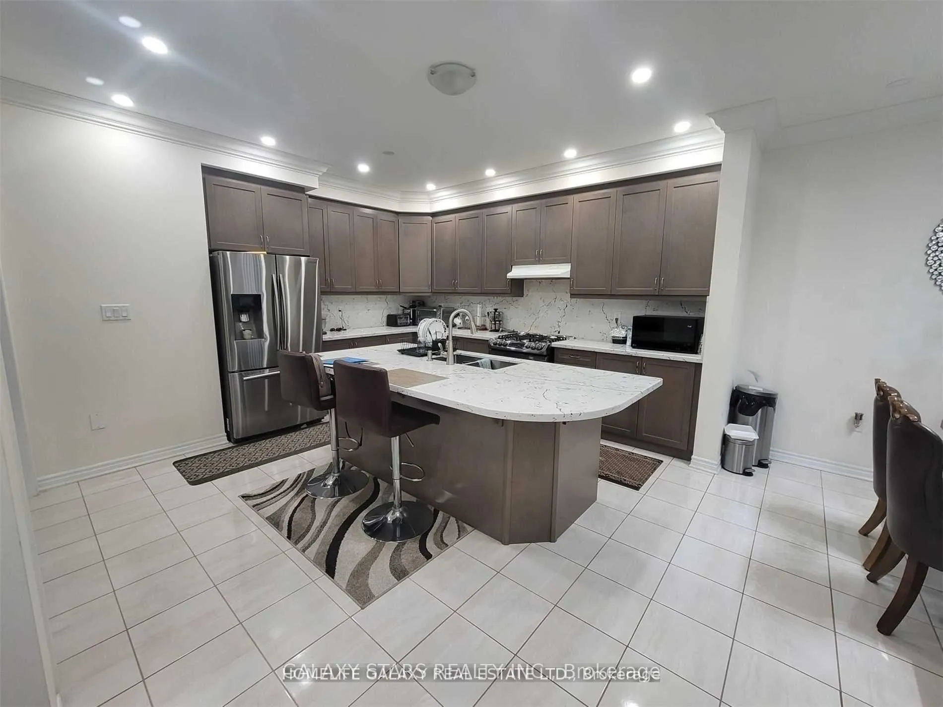 Photo 3 of Unit (Main & 2nd Floor), 1076 Foxtail Crescent, Pickering, Rural Pickering — HOMEH