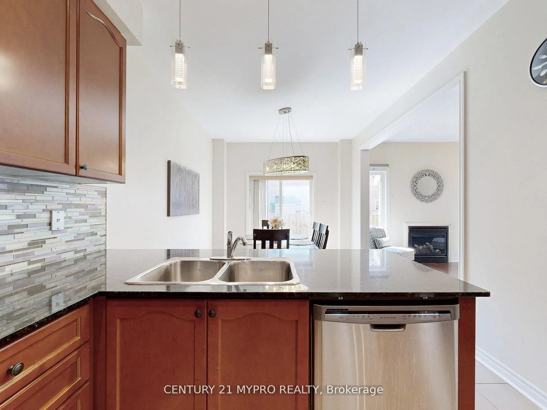 Photo 16 of 1575 Brandy Court, Pickering, Duffin Heights — HOMEH