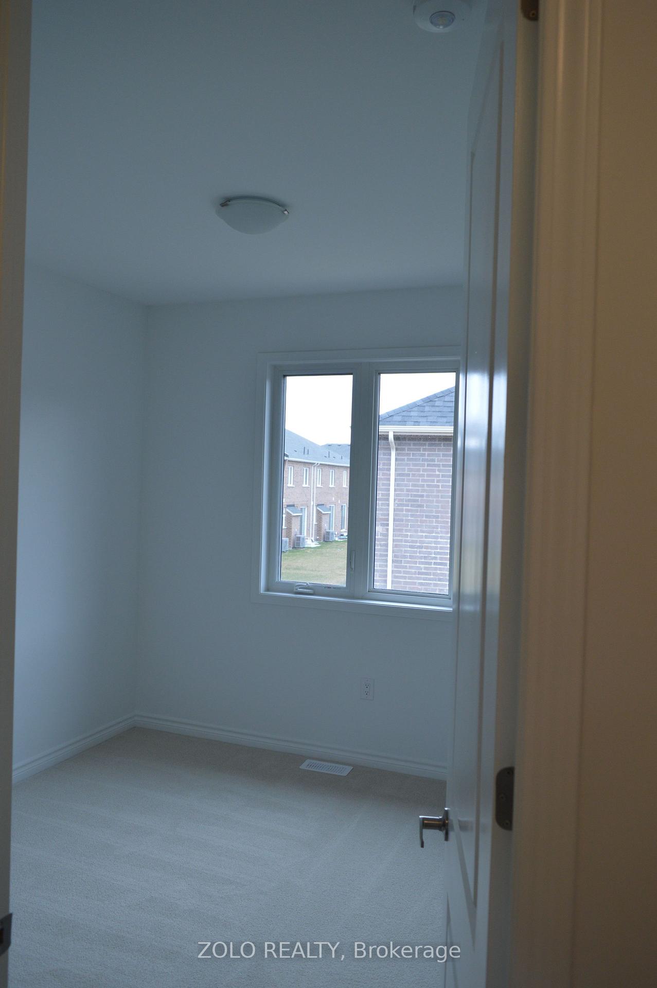 Photo 8 of 1254 Manitou Way, Milton, Bowes — HOMEH