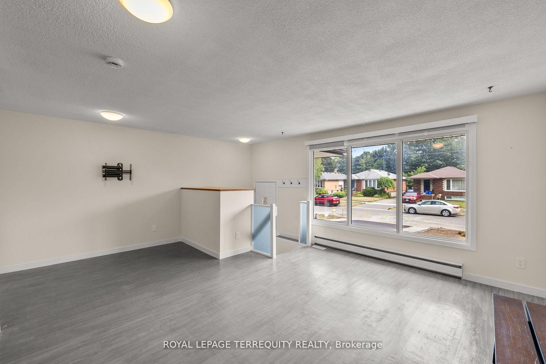 Photo 4 of Unit Main Floor, 116 Byng Avenue, Oshawa, Centennial — HOMEH