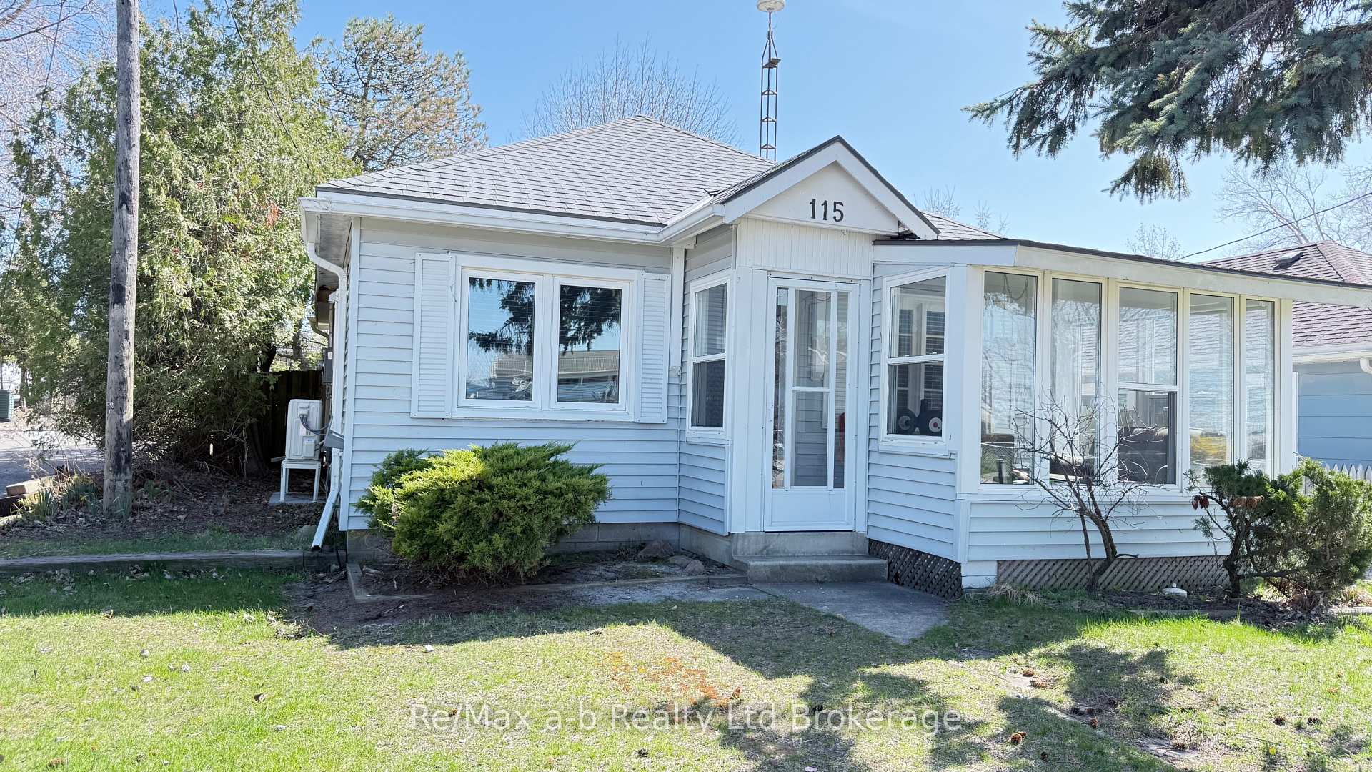 Photo 2 of 115 Erie Boulevard, Norfolk, Long Point — HOMEH