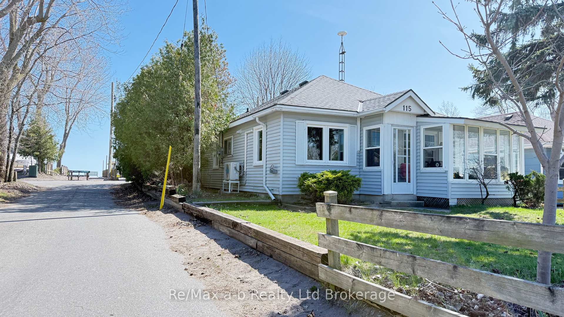 Photo 39 of 115 Erie Boulevard, Norfolk, Long Point — HOMEH