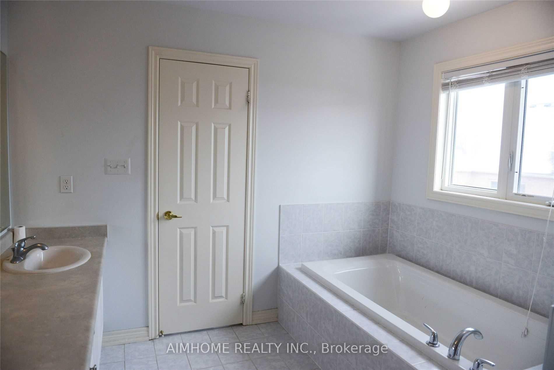 Photo 11 of 454 Harkin Place, Milton, Scott — HOMEH