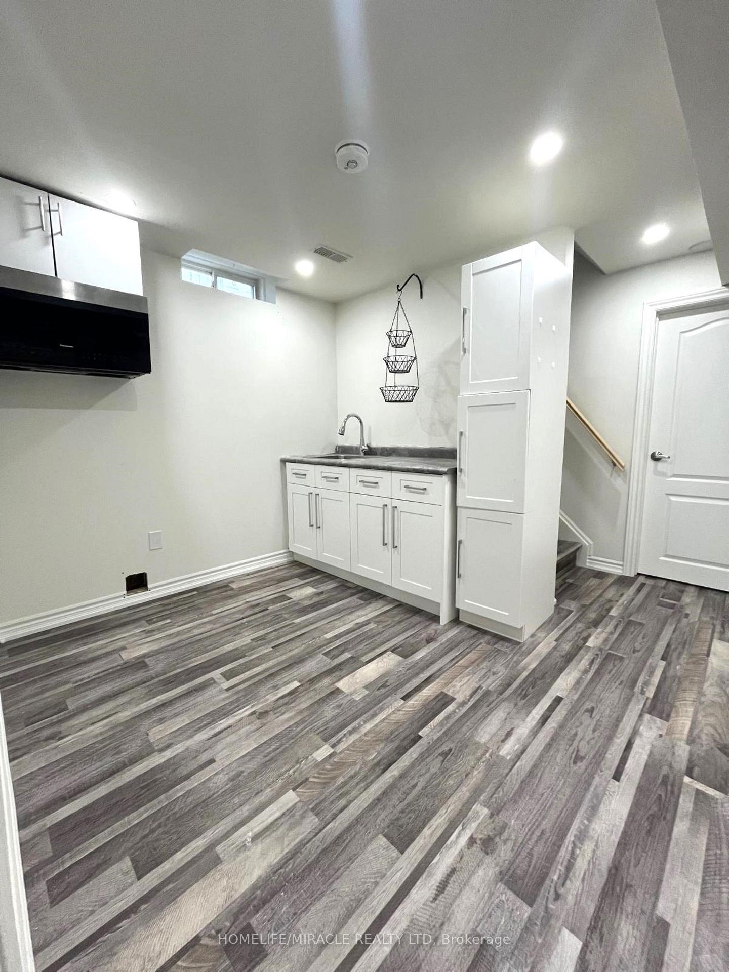 Photo 5 of 1323 Ashgrove Crescent, Oshawa, Pinecrest — HOMEH