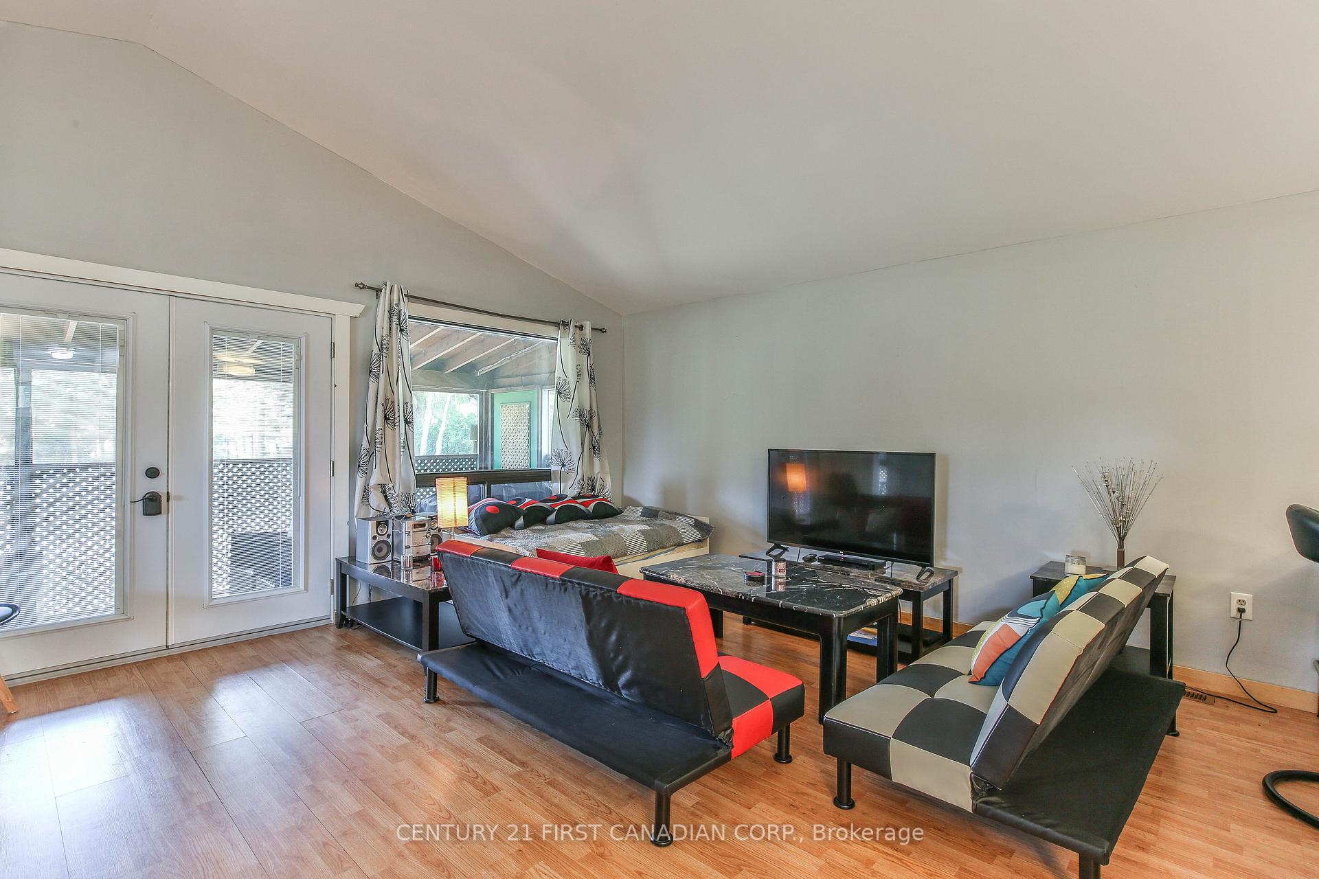 Photo 12 of 171 Lakeshore Road, Norfolk, Rural Houghton — HOMEH