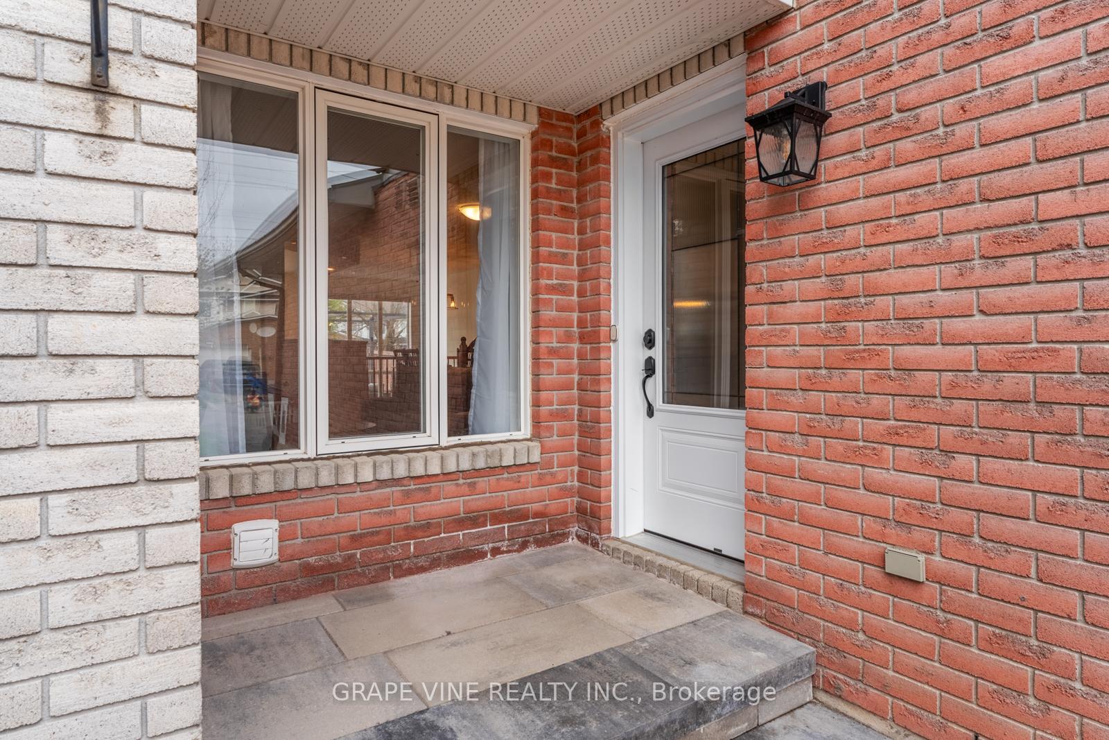 Photo 5 of 864 Nesting Way, Ottawa, Fallingbrook/Gardenway South — HOMEH