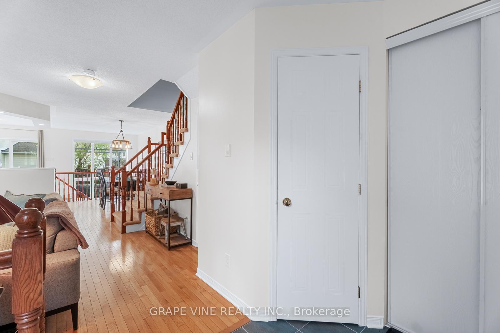 Photo 7 of 864 Nesting Way, Ottawa, Fallingbrook/Gardenway South — HOMEH