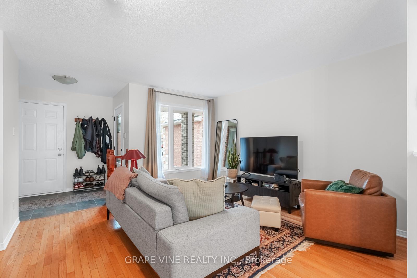 Photo 10 of 864 Nesting Way, Ottawa, Fallingbrook/Gardenway South — HOMEH
