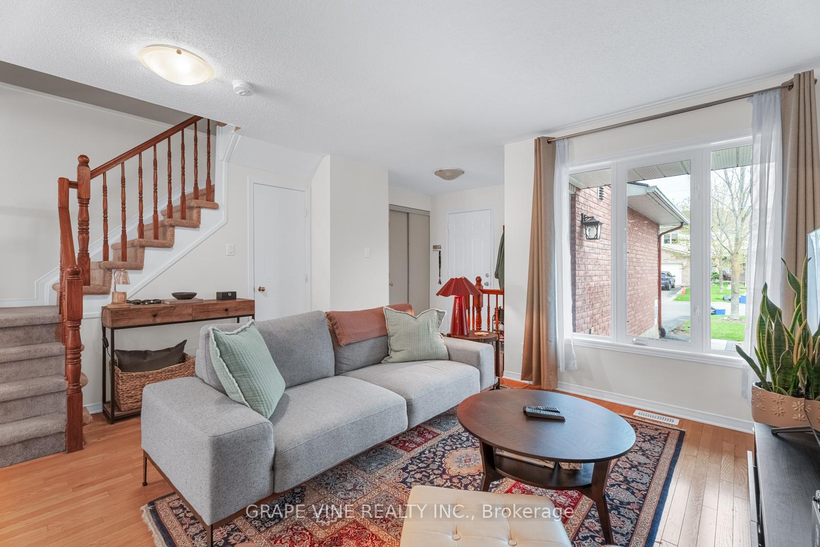 Photo 12 of 864 Nesting Way, Ottawa, Fallingbrook/Gardenway South — HOMEH