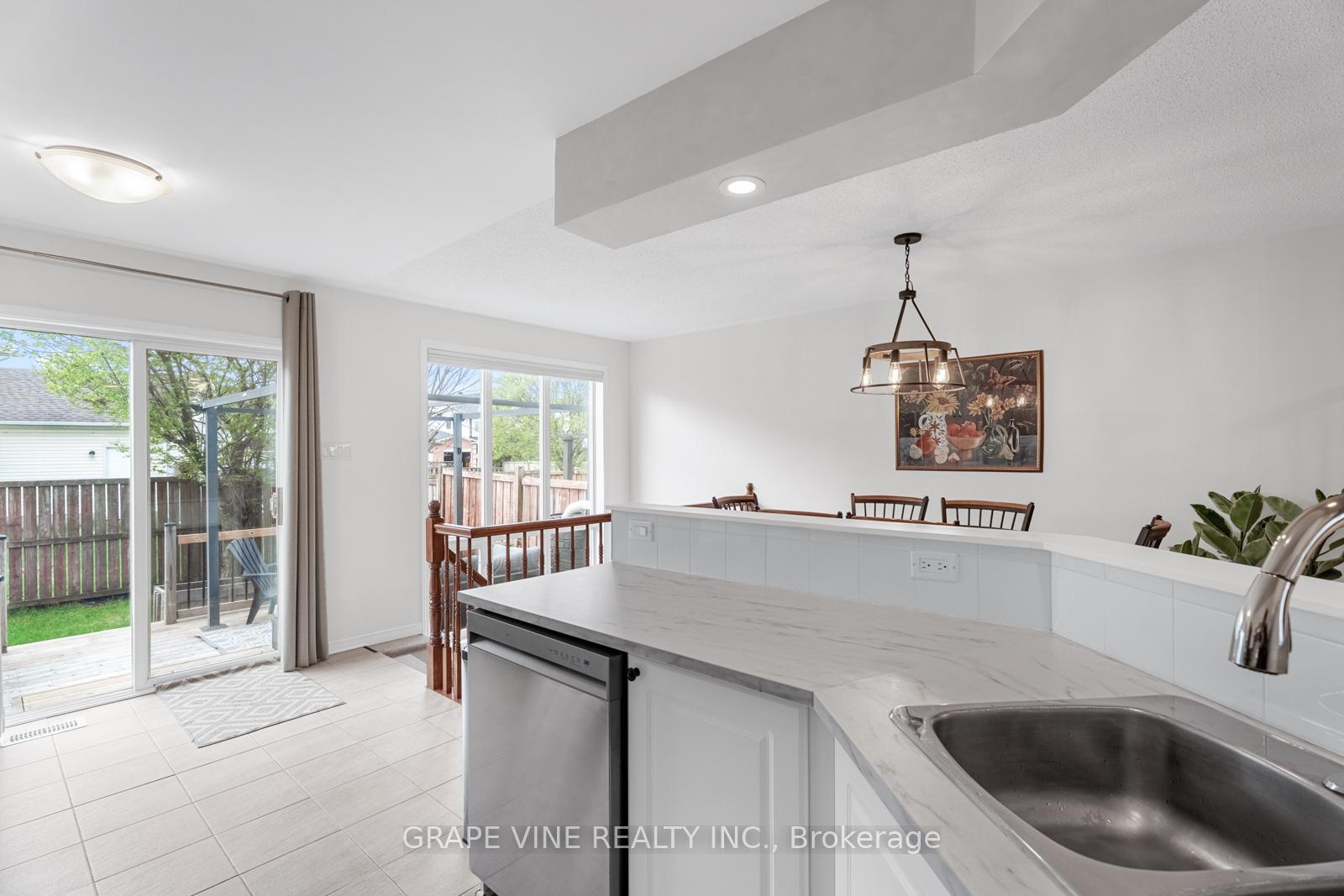 Photo 17 of 864 Nesting Way, Ottawa, Fallingbrook/Gardenway South — HOMEH