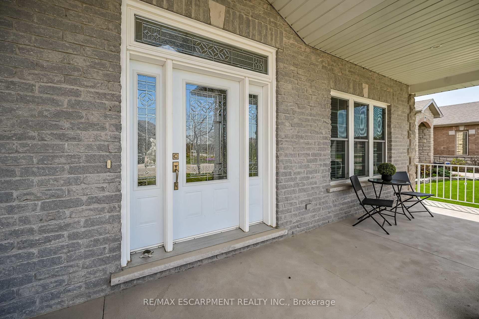 Photo 5 of 186 Donjon Boulevard, Norfolk, Port Dover — HOMEH
