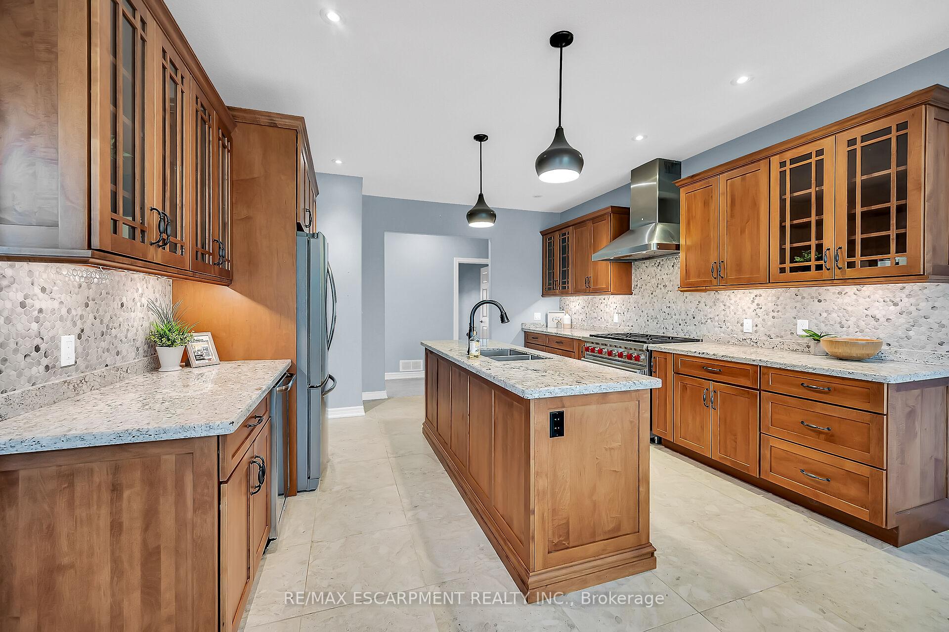 Photo 12 of 186 Donjon Boulevard, Norfolk, Port Dover — HOMEH