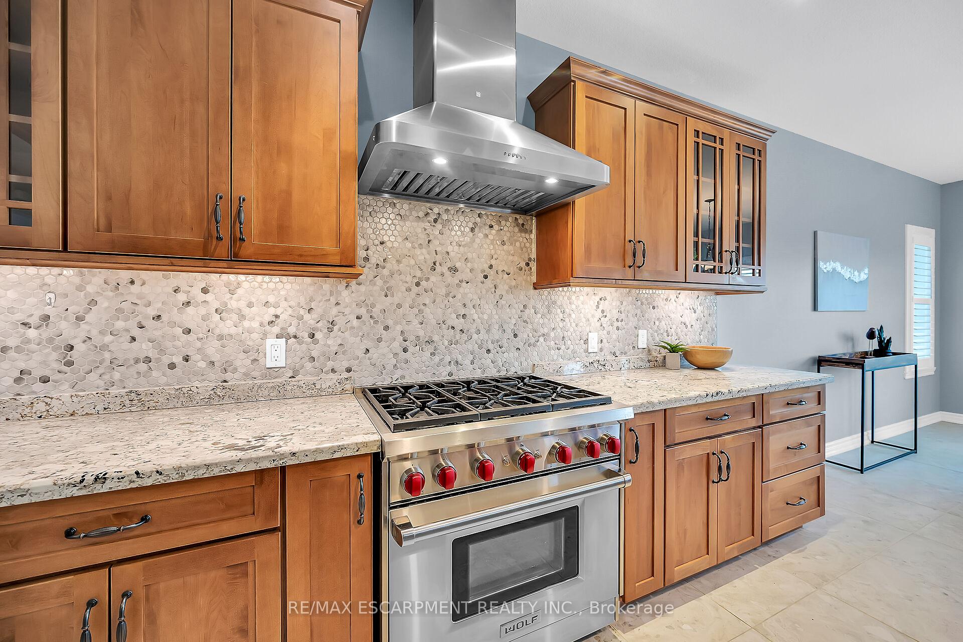 Photo 14 of 186 Donjon Boulevard, Norfolk, Port Dover — HOMEH