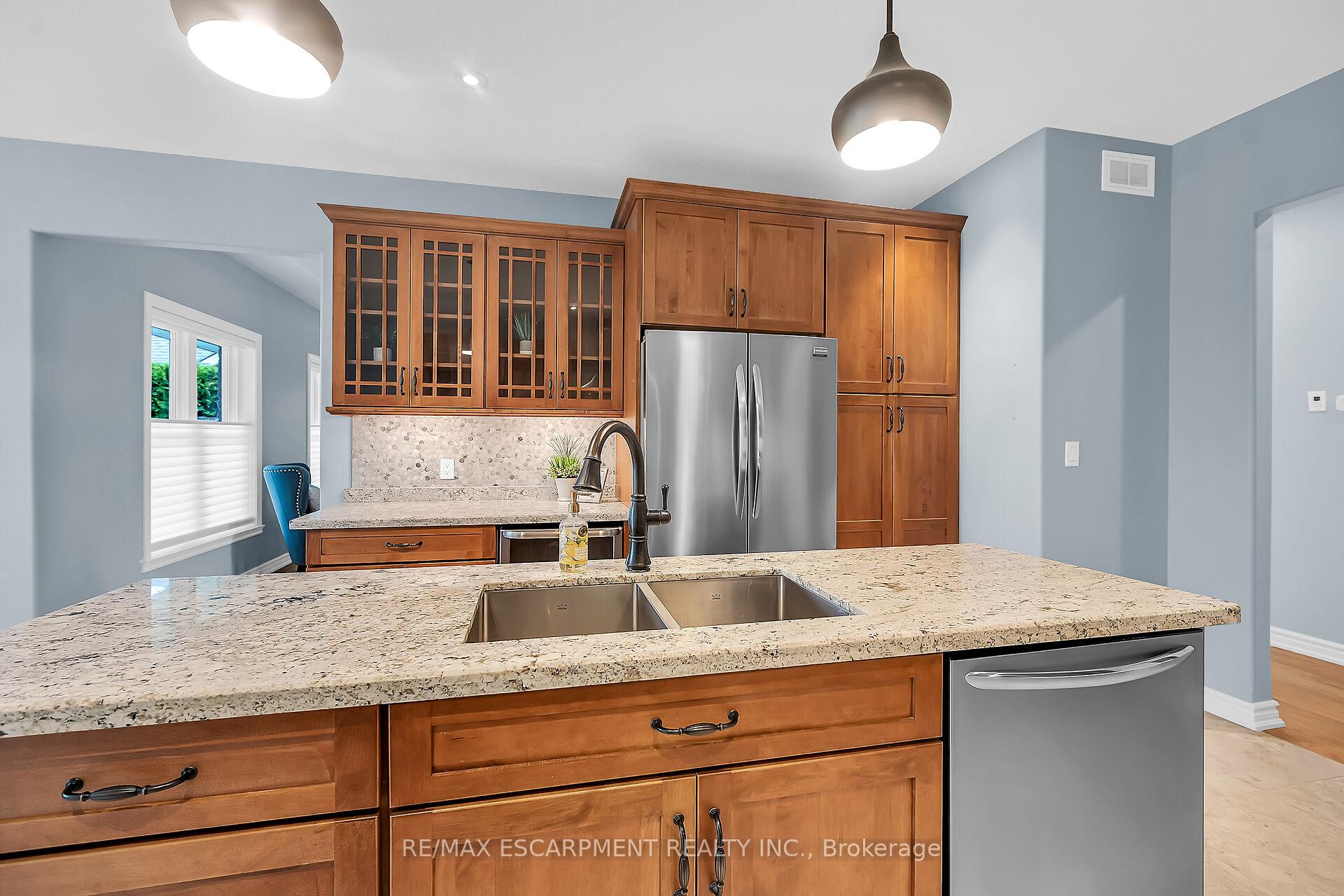 Photo 15 of 186 Donjon Boulevard, Norfolk, Port Dover — HOMEH