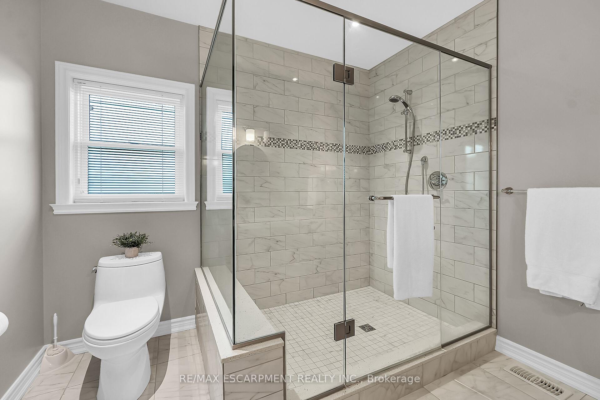 Photo 25 of 186 Donjon Boulevard, Norfolk, Port Dover — HOMEH