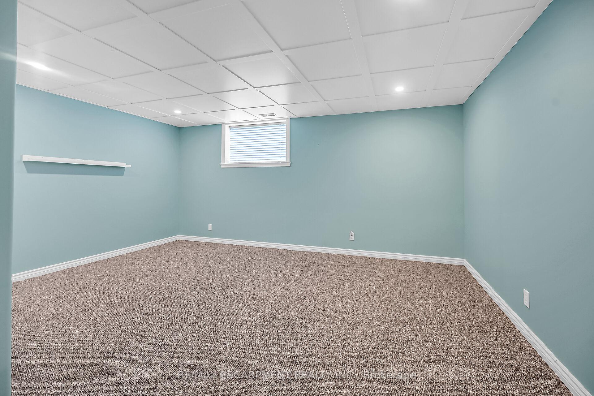 Photo 32 of 186 Donjon Boulevard, Norfolk, Port Dover — HOMEH