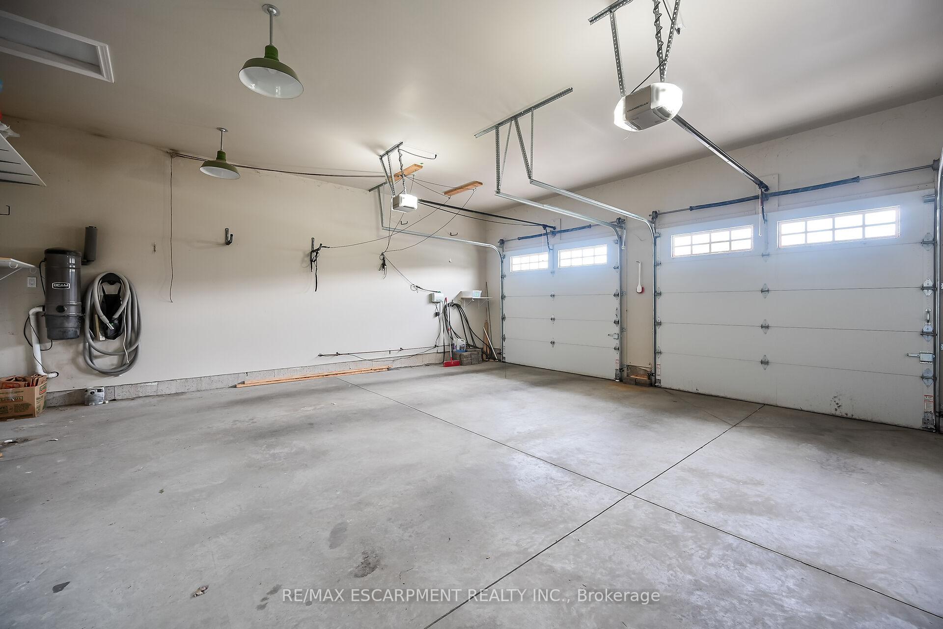 Photo 37 of 186 Donjon Boulevard, Norfolk, Port Dover — HOMEH