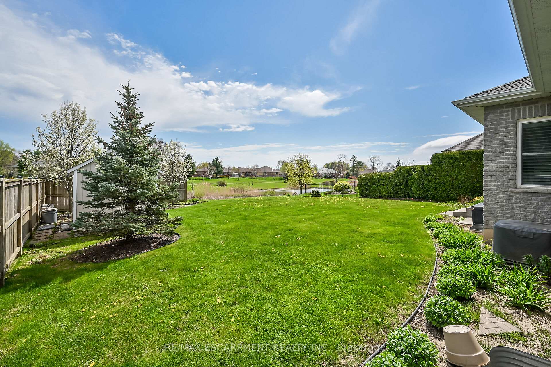 Photo 38 of 186 Donjon Boulevard, Norfolk, Port Dover — HOMEH